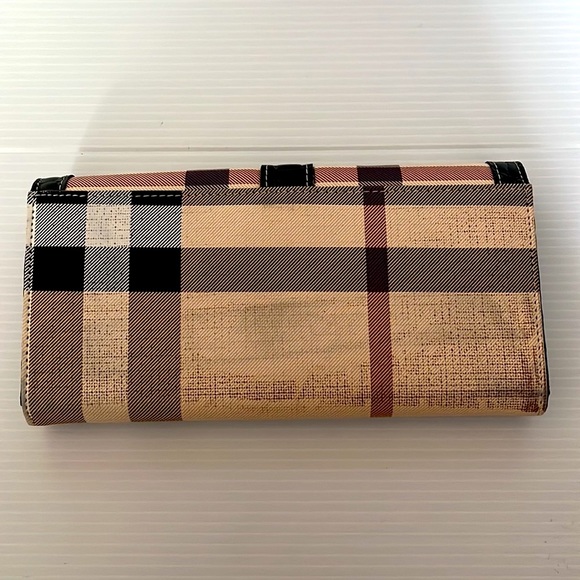BURBERRY’S OF LONDON. Check Bifold Luxury Vintage Wallet. Patent Leather inside - Picture 8 of 11